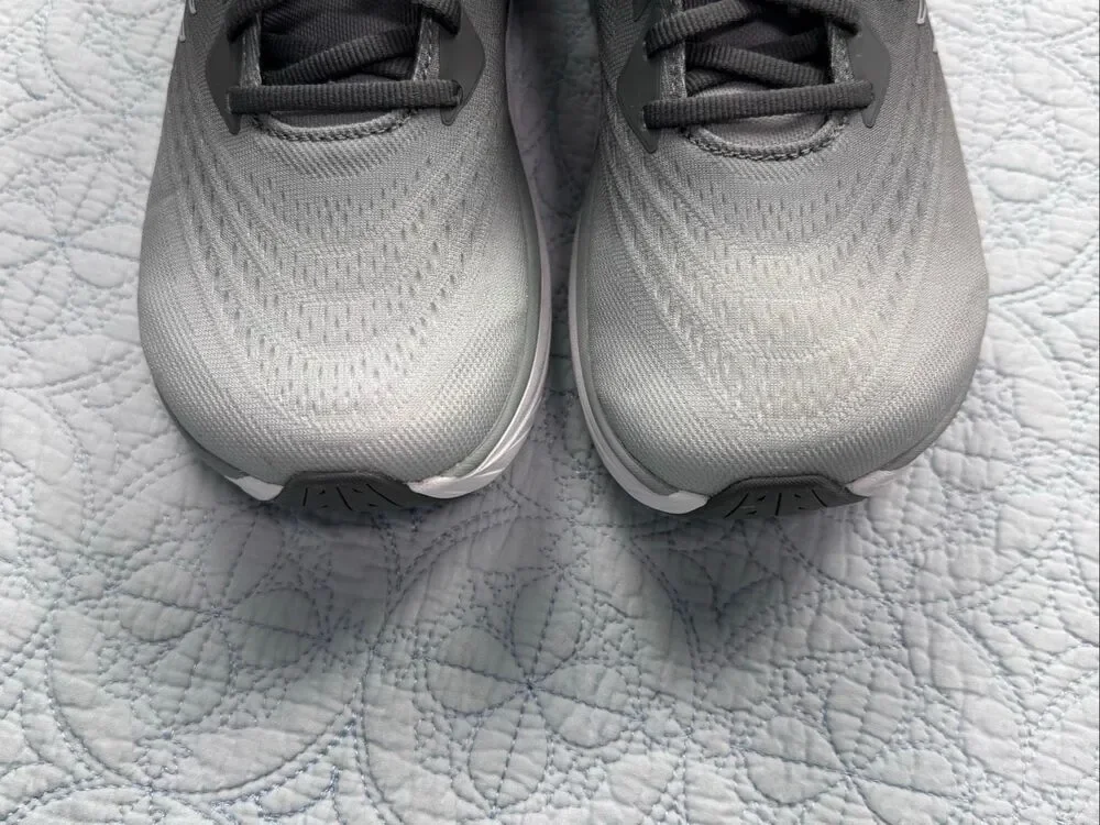 Topo Athletic Phantom 4 Running Shoes Grey Color Scheme Womens Size 8.5